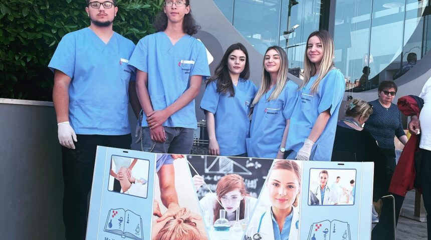 Medicinska škola Šibenik pomaže svojim sugrađanima Medicinska škola Šibenik pomaže svojim sugrađanima